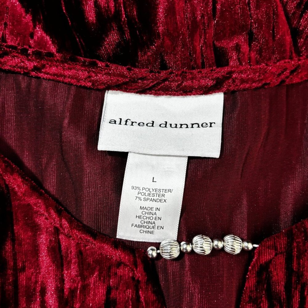 Alfred Dunner Red Crushed Velvet Shirt Womens Large Beaded Top Christmas Blouse - Picture 4 of 11